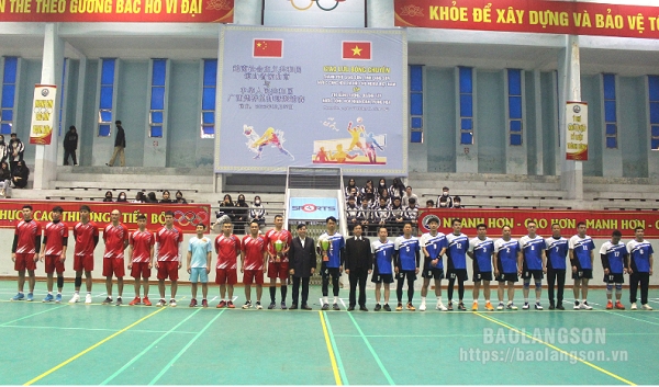 Giao lưu bóng chuyền giữa hai đội bóng Thành phố Lạng Sơn (Việt Nam) và Thị Bằng Tường, Quảng Tây (Trung Quốc)